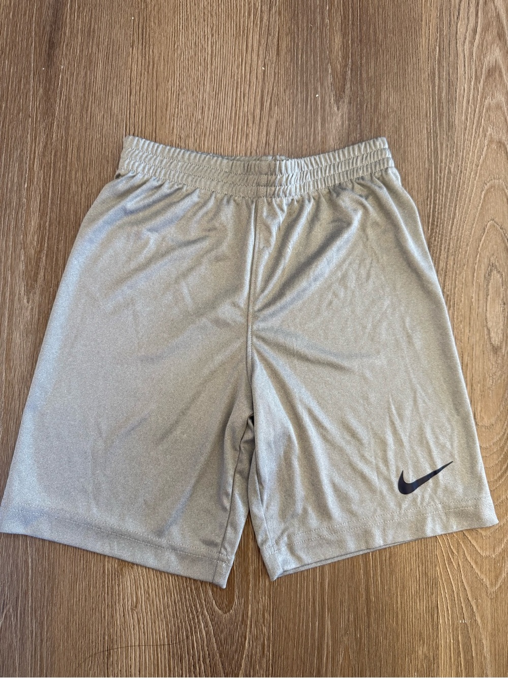 [Like New] Nike Boys Light Gray Athletic dri-fit Shorts with Swoosh - sz 7